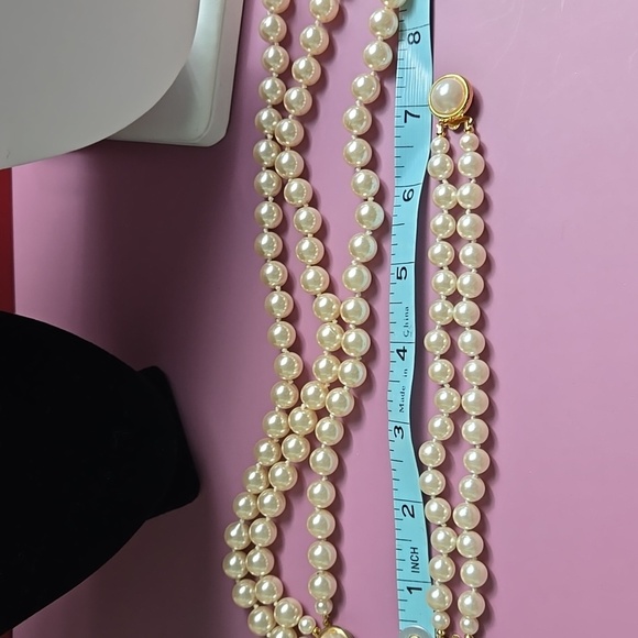 Elegant 3 Rows Fuax Pearl Necklace and Bracelet Set - Picture 15 of 17